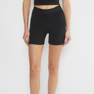 ISO Aritzia TNA HomeStretch Hi-Rise Boxer Short in Black NWT Size Large